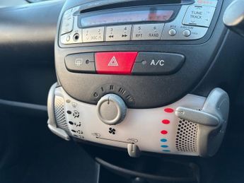 TOYOTA AYGO 1.0 VVT-i Fire Hatchback 5dr Petrol MultiMode Euro 5 (a/c) (67 p