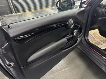 MINI COOPER S 2.0 Cooper S Sport Hatchback 3dr Petrol Steptronic Euro 6 (s/s) 