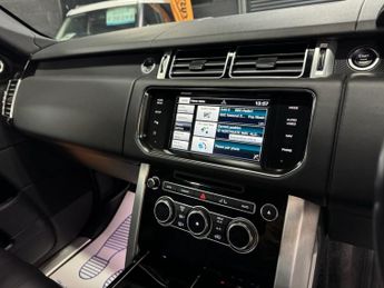 LAND ROVER RANGE ROVER 4.4 SD V8 Vogue SUV 5dr Diesel Auto 4WD Euro 5 (339 ps)