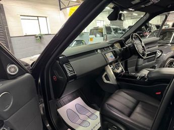 LAND ROVER RANGE ROVER 4.4 SD V8 Vogue SUV 5dr Diesel Auto 4WD Euro 5 (339 ps)
