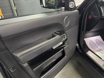 LAND ROVER RANGE ROVER 4.4 SD V8 Vogue SUV 5dr Diesel Auto 4WD Euro 5 (339 ps)