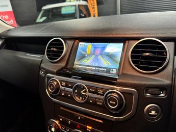 LAND ROVER DISCOVERY 4 3.0 SD V6 HSE SUV 5dr Diesel Auto 4WD Euro 5 (s/s) (255 bhp)