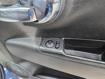 FIAT 500 0.9 TwinAir Plus Hatchback 3dr Petrol Dualogic Euro 5 (s/s) (85 