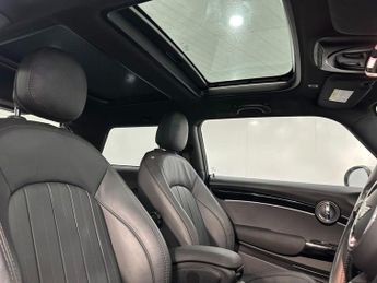 MINI Electric Hatch Cooper SE 32.6kWh Level 3 Hatchback 3dr Electric Auto (184 ps)