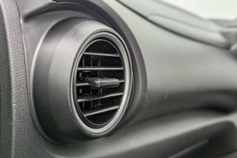 HYUNDAI KONA 64kWh Premium SUV 5dr Electric Auto (7kW Charger) (204 ps)