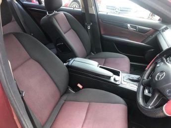 MERCEDES-BENZ C-CLASS 2.5 C230 V6 SE Saloon 4dr Petrol G-Tronic Euro 5 (204 ps)