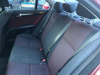 MERCEDES-BENZ C-CLASS 2.5 C230 V6 SE Saloon 4dr Petrol G-Tronic Euro 5 (204 ps)