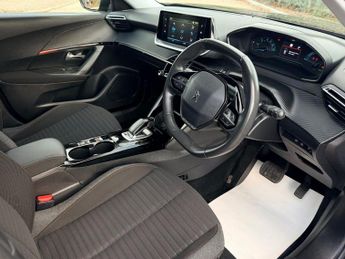 PEUGEOT E-2008 50kWh Active Premium SUV 5dr Electric Auto (136 ps)