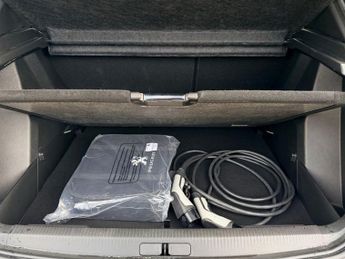 PEUGEOT E-2008 50kWh Active Premium SUV 5dr Electric Auto (136 ps)