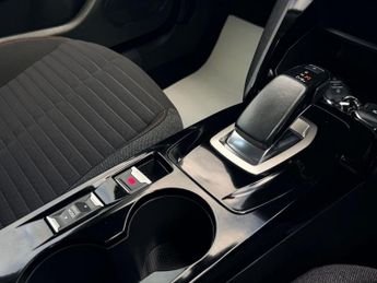 PEUGEOT E-2008 50kWh Active Premium SUV 5dr Electric Auto (136 ps)