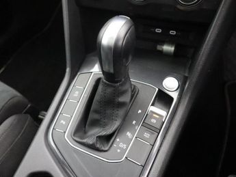 VOLKSWAGEN TIGUAN ALLSPACE 2.0 TDI SEL SUV 5dr Diesel DSG Euro 6 (s/s) (150 ps)