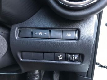 NISSAN JUKE 1.0 DIG-T N-Connecta SUV 5dr Petrol DCT Auto Euro 6 (s/s) (114 p