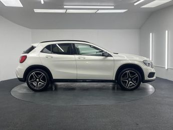 MERCEDES-BENZ GLA 2.1 GLA220d AMG Line (Premium Plus) SUV 5dr Diesel 7G-DCT 4MATIC