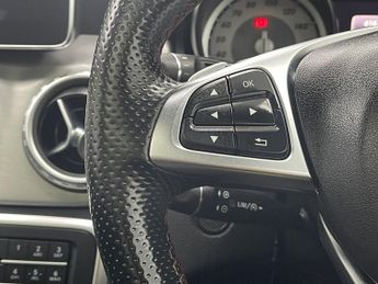 MERCEDES-BENZ GLA 2.1 GLA220d AMG Line (Premium Plus) SUV 5dr Diesel 7G-DCT 4MATIC