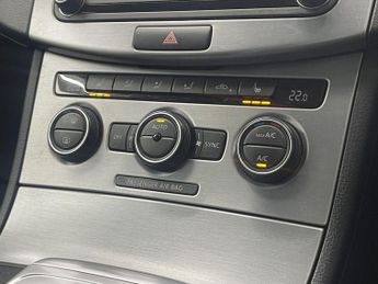 VOLKSWAGEN CC 2.0 TDI BlueMotion Tech R-Line Saloon 4dr Diesel DSG Euro 6 (s/s