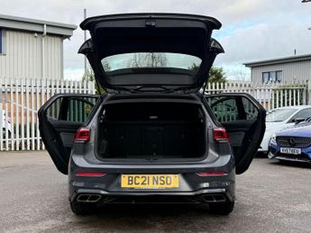 VOLKSWAGEN GOLF 2.0 TDI R-Line Hatchback 5dr Diesel DSG Euro 6 (s/s) (150 ps)