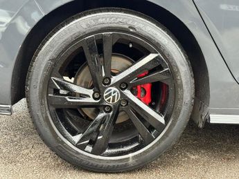 VOLKSWAGEN GOLF 2.0 TDI R-Line Hatchback 5dr Diesel DSG Euro 6 (s/s) (150 ps)