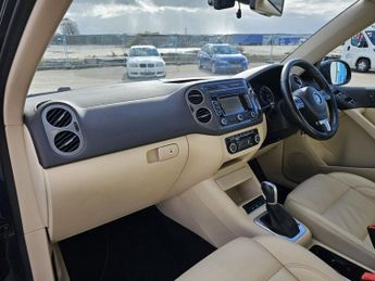 VOLKSWAGEN TIGUAN 2.0 TDI BlueMotion Tech Match SUV 5dr Diesel DSG 4WD Euro 5 (s/s