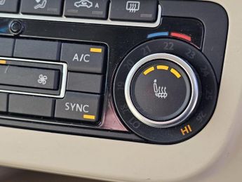 VOLKSWAGEN TIGUAN 2.0 TDI BlueMotion Tech Match SUV 5dr Diesel DSG 4WD Euro 5 (s/s