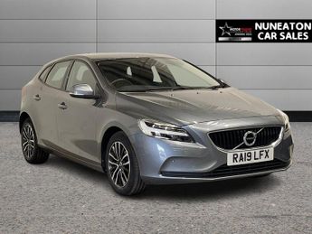 Volvo V40 2.0 T2 GPF Momentum Nav Plus Hatchback 5dr Petrol Manual Euro 6