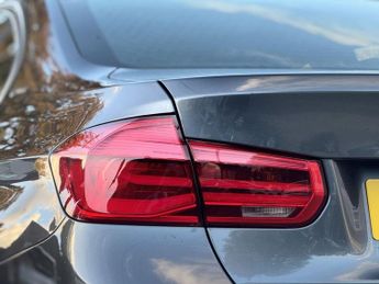 BMW 3 SERIES 2.0 330e 7.6kWh Sport Saloon 4dr Petrol Plug-in Hybrid Auto Euro