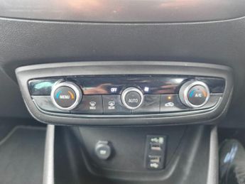 VAUXHALL CROSSLAND X 1.2 Turbo Tech Line Nav SUV 5dr Petrol Auto Euro 6 (s/s) (110 ps