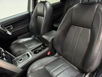 LAND ROVER DISCOVERY SPORT 2.0 TD4 HSE SUV 5dr Diesel Auto 4WD Euro 6 (s/s) (180 ps)