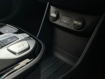 HYUNDAI IONIQ 38.3kWh Premium Hatchback 5dr Electric Auto (136 ps)