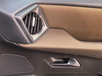 DS AUTOMOBILES DS 3 E-TENSE 50kWh Prestige Crossback 5dr Electric Auto (136 ps)