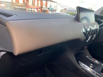 DS AUTOMOBILES DS 3 E-TENSE 50kWh Prestige Crossback 5dr Electric Auto (136 ps)