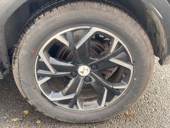 DS AUTOMOBILES DS 3 E-TENSE 50kWh Prestige Crossback 5dr Electric Auto (136 ps)