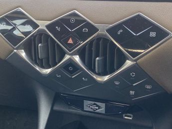 DS AUTOMOBILES DS 3 E-TENSE 50kWh Prestige Crossback 5dr Electric Auto (136 ps)