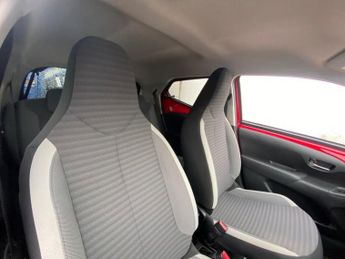 TOYOTA AYGO 1.0 VVT-i x-trend Hatchback 5dr Petrol Manual Euro 6 (71 ps)