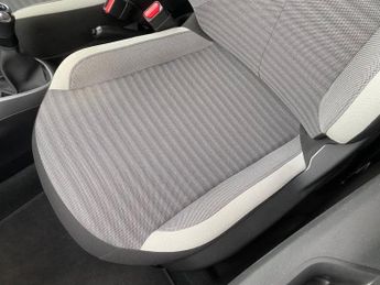 TOYOTA AYGO 1.0 VVT-i x-trend Hatchback 5dr Petrol Manual Euro 6 (71 ps)