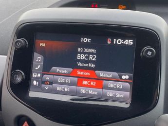 TOYOTA AYGO 1.0 VVT-i x-trend Hatchback 5dr Petrol Manual Euro 6 (71 ps)