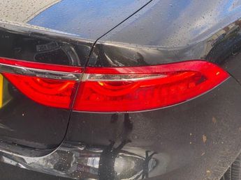 JAGUAR XF 2.0d Prestige Saloon 4dr Diesel Manual Euro 6 (s/s) (163 ps)