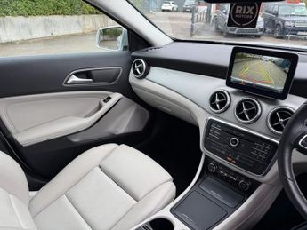 MERCEDES-BENZ GLA-CLASS 2.1 GLA200d Sport SUV 5dr Diesel 7G-DCT Euro 6-2 OWNER CAR FINIS