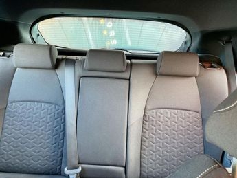 TOYOTA COROLLA 1.8 VVT-h GPF Icon Hatchback 5dr Petrol Hybrid CVT Euro 6 (s/s) 