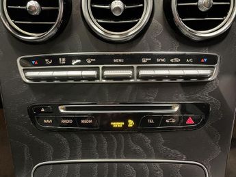 MERCEDES-BENZ GLC 2.0 GLC250 AMG Line (Premium) SUV 5dr Petrol G-Tronic+ 4MATIC Eu