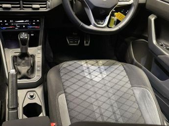 VOLKSWAGEN POLO 1.0 TSI R-Line Hatchback 5dr Petrol DSG Euro 6 (s/s) (95 ps)