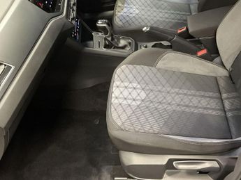 VOLKSWAGEN POLO 1.0 TSI R-Line Hatchback 5dr Petrol DSG Euro 6 (s/s) (95 ps)