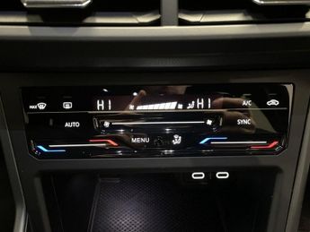 VOLKSWAGEN POLO 1.0 TSI R-Line Hatchback 5dr Petrol DSG Euro 6 (s/s) (95 ps)