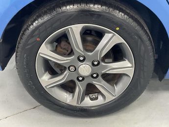 HYUNDAI IX20 1.4 Blue Drive Premium Hatchback 5dr Petrol Manual Euro 6 (s/s) 