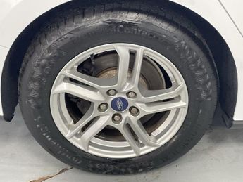 FORD FOCUS 1.5 EcoBlue Zetec Estate 5dr Diesel Manual Euro 6 (s/s) (120 ps)