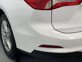 FORD FOCUS 1.5 EcoBlue Zetec Estate 5dr Diesel Manual Euro 6 (s/s) (120 ps)