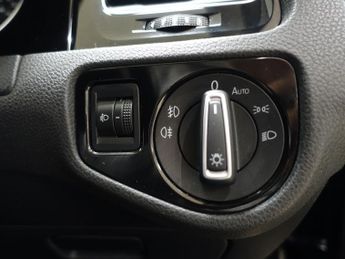 VOLKSWAGEN GOLF 2.0 TDI BlueMotion Tech GT Hatchback 5dr Diesel DSG Euro 5 (s/s)