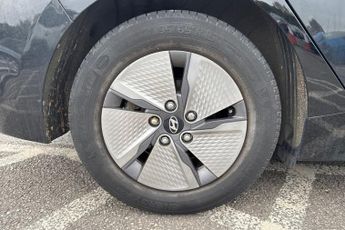 HYUNDAI IONIQ 1.6 h-GDi Premium Hatchback 5dr Petrol Hybrid DCT Euro 6 (s/s) (