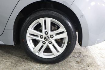 TOYOTA COROLLA 1.8 VVT-h Icon Tech CVT Euro 6 (s/s) 5dr