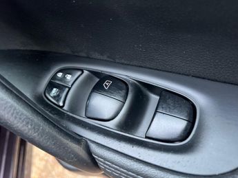 NISSAN QASHQAI 1.6 dCi Tekna SUV 5dr Diesel XTRON 2WD Euro 5 (s/s) (130 ps)