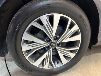 AUDI Q4 E-TRON 35 Sport SUV 5dr Electric Auto 55kWh (170 ps)